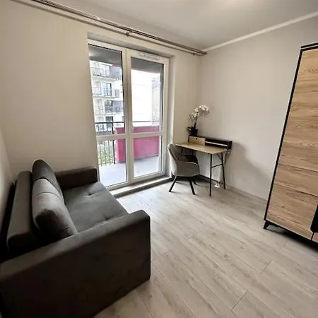 Center - Rychtalska Street Apartment *